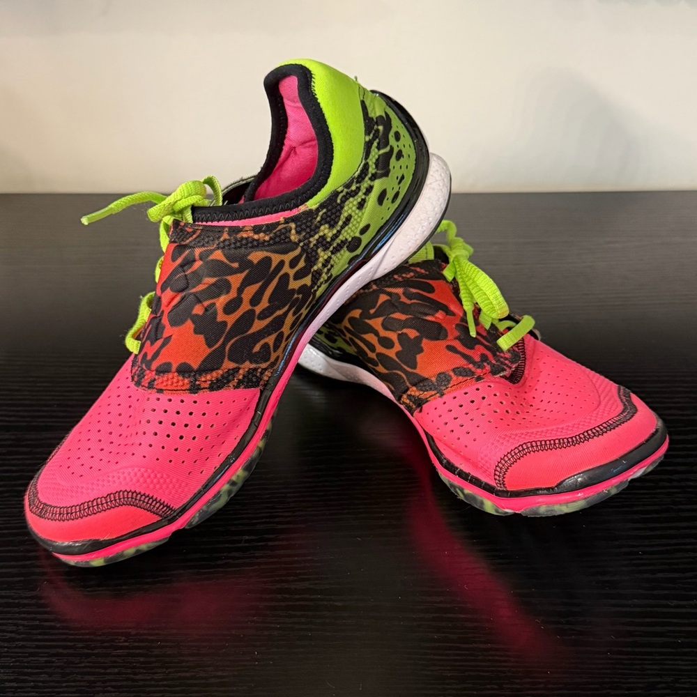 Under Armour MPZ Micro G Yellow Leopard Print Running Shoes Womens Size 6.5